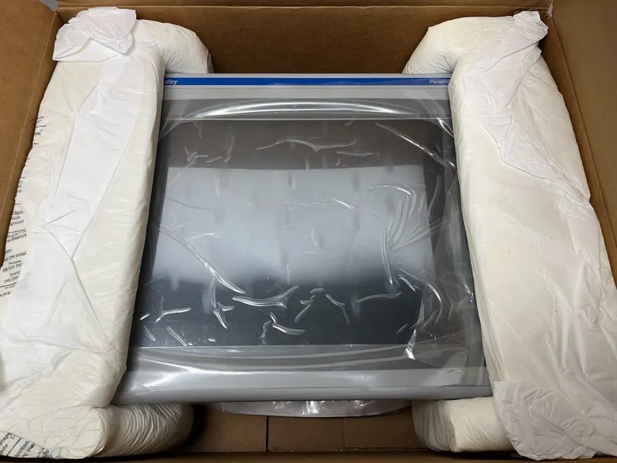 Панель оператора Allen Bradley 2711P-T15C4A8 /A PanelView Plus 1500 Operator Int