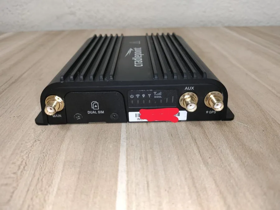 Маршрутизатор CRADLEPOINT IBR900-600M Cellular Router Model S5A749A Ruggedized M