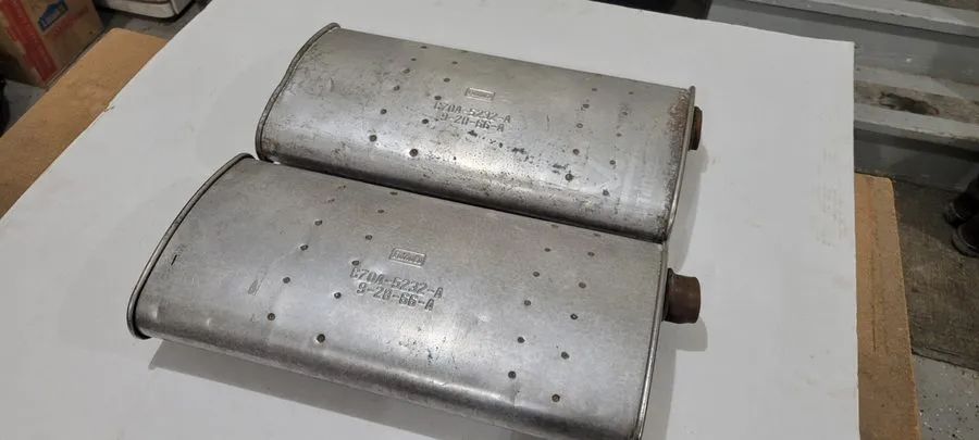 Измерительный инструмент 1967 Ford Fairlane Comet GTA 390 427 Mufflers Assembly — фото лота 1