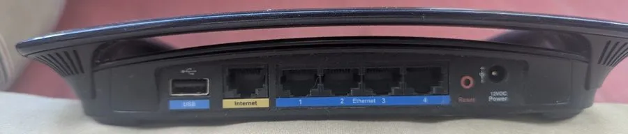 Маршрутизатор Linksys WRT610N 270 Mbps 4-Port Gigabit Wireless N Router