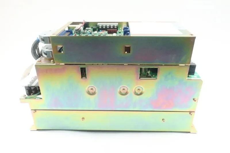 Сервопривод Yaskawa CACR-SR03TZ6SME Servopack
