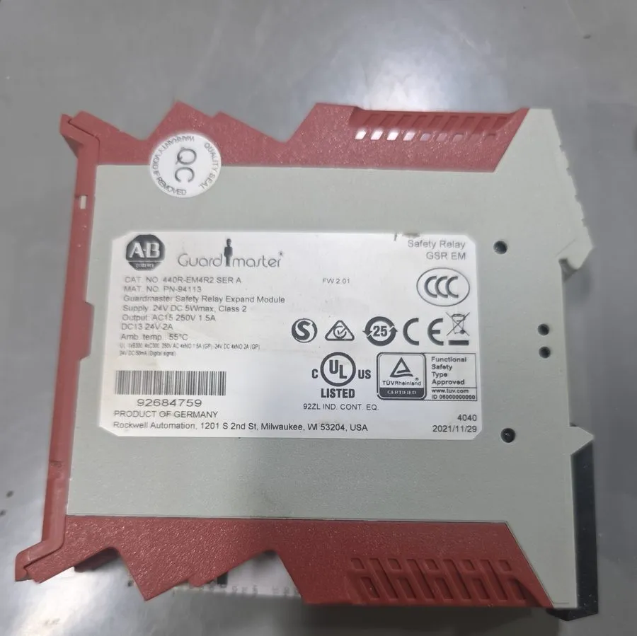 Реле безопасности Allen Bradley 440R-EM4R2 Guard Master GSREM Safety Relay Serie