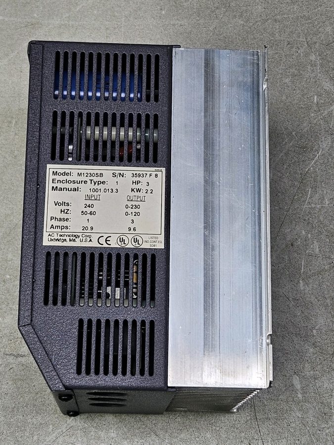 Частотный преобразователь Lenze AC Tech M1230SB MC Series VFD 3HP 240V 1PH Input — фото лота 1