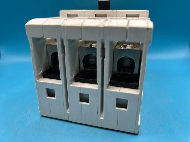 Автоматический выключатель Siemens LGB3B100B 3 Pole 480V Circuit Breaker Bolt-On — фото лота 1