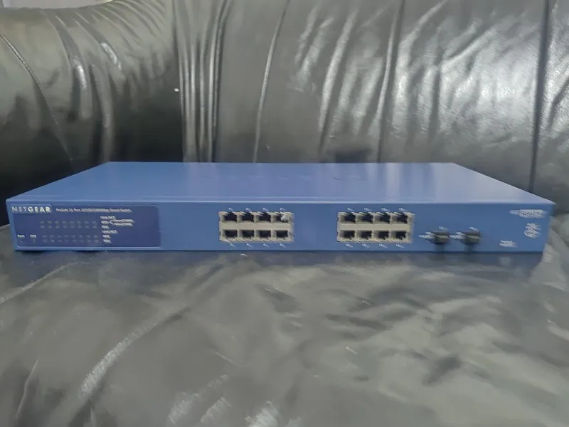 Коммутатор Netgear ProSafe GS716T v2 16-Port Gigabit Smart Ethernet Switch