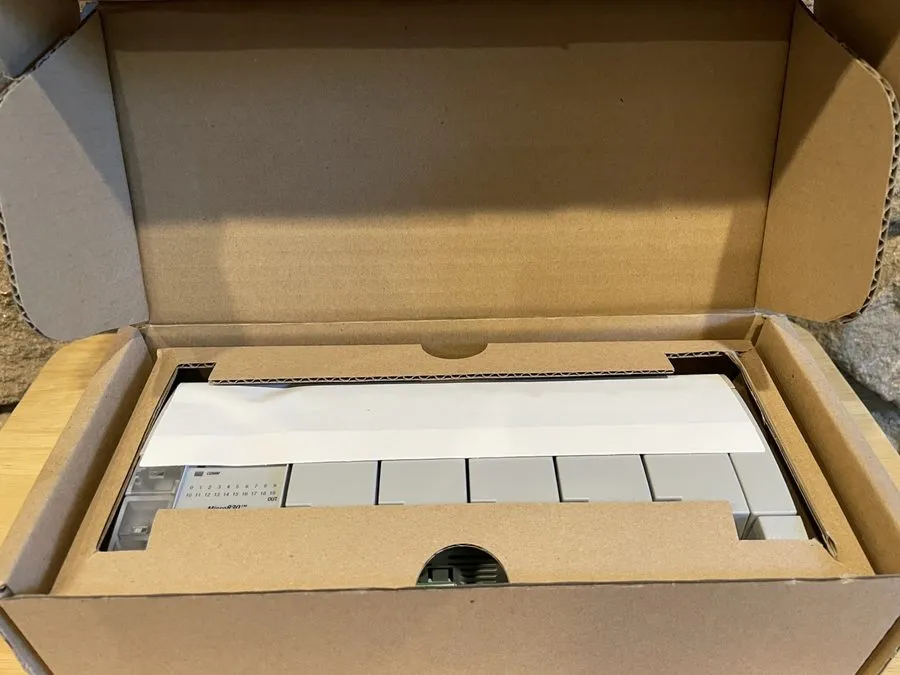 ПЛК ALLEN-BRADLEY 2080-LC30-48QWB Programmable Controller 24vdc — фото лота 2