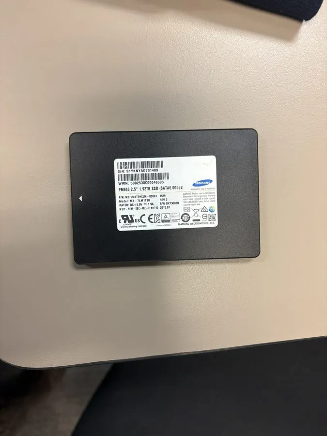 SSD-накопитель MZ-7LM1T90 Samsung PM863 1.92TB SATA 6Gbps 2.5'' MZ7LM1T9HCJM-000
