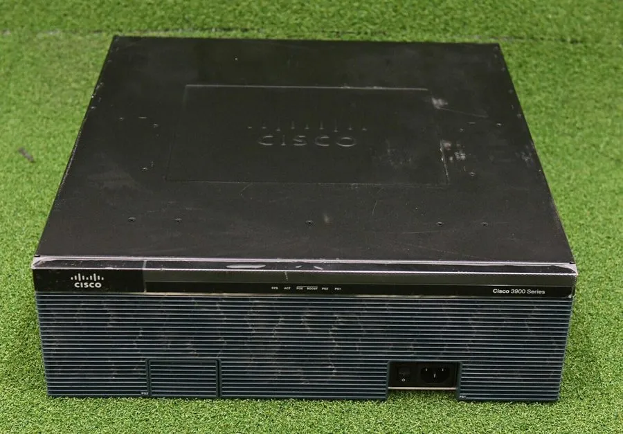Маршрутизатор Cisco CISCO3925/K9 3925 Series Integrated Services Router Fast