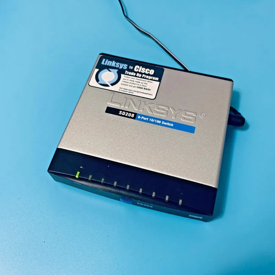 Коммутатор Cisco SD208 8 Port 10/100 Unmanaged Desktop Switch, v1.2, 100389