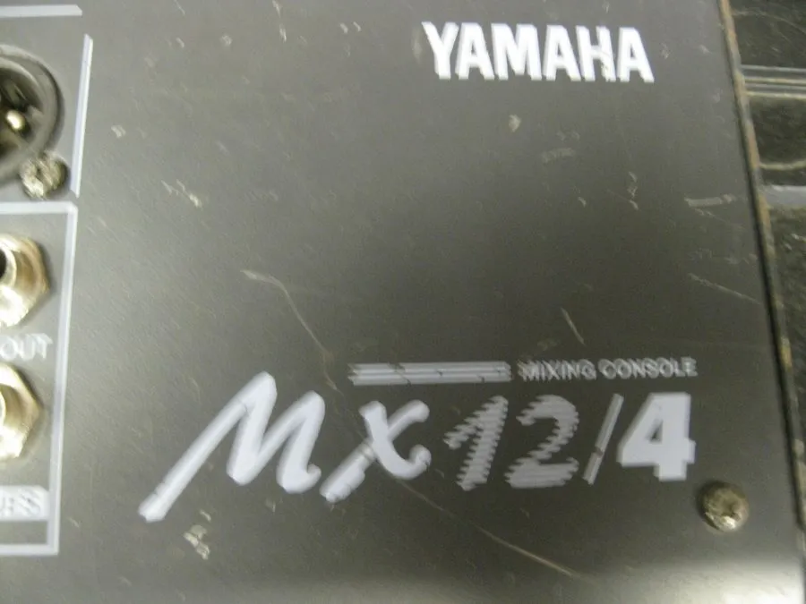 Микшерный пульт Yamaha MX12/4 12-Channel 4-Bus Analog Mixing Console DJ Audio 38