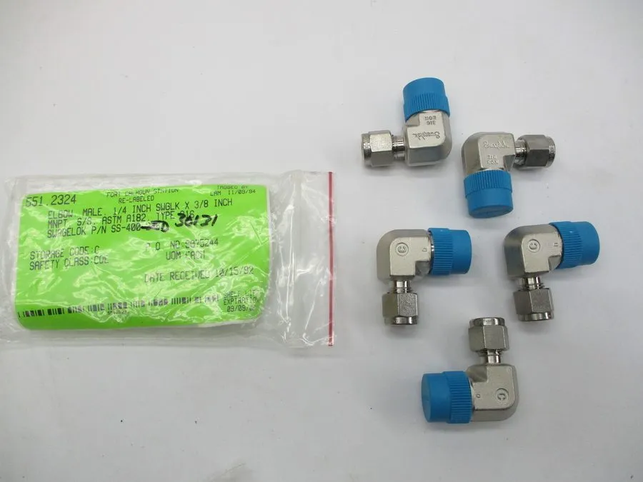Фитинг Swagelok SS-400-2-6 Elbow 1/4" Tube X 3/8" NPT Fitting