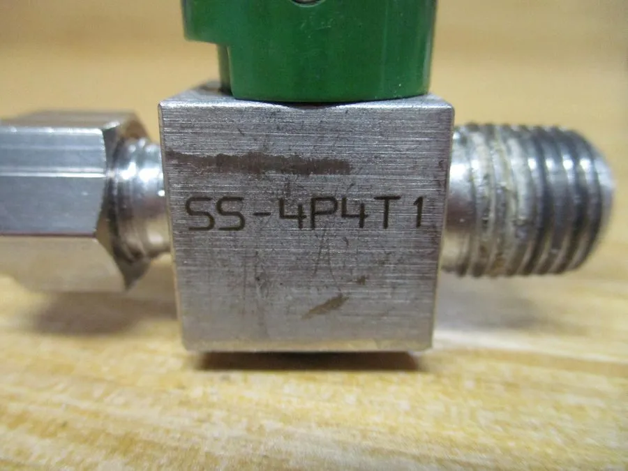 Фитинг Swagelok SS-4P4T1 Nupro Plug Valve