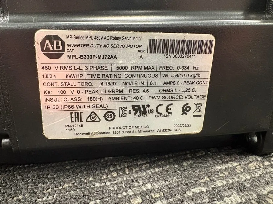 Серводвигатель Allen-Bradley Kinetix AC Servo Motor MPL-B330P-MJ72AA 460V 1.8kW