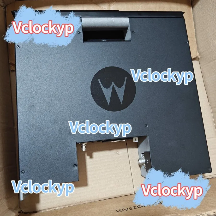 Ретранслятор Motorola SLR8000 UHF Digital Repeater (100 Watts)