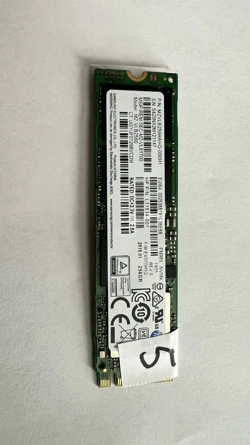 SSD-накопитель Samsung PM981 256GB MZ-VLB2560 M.2 2280 NVMe Solid State Drive SS — фото лота 1