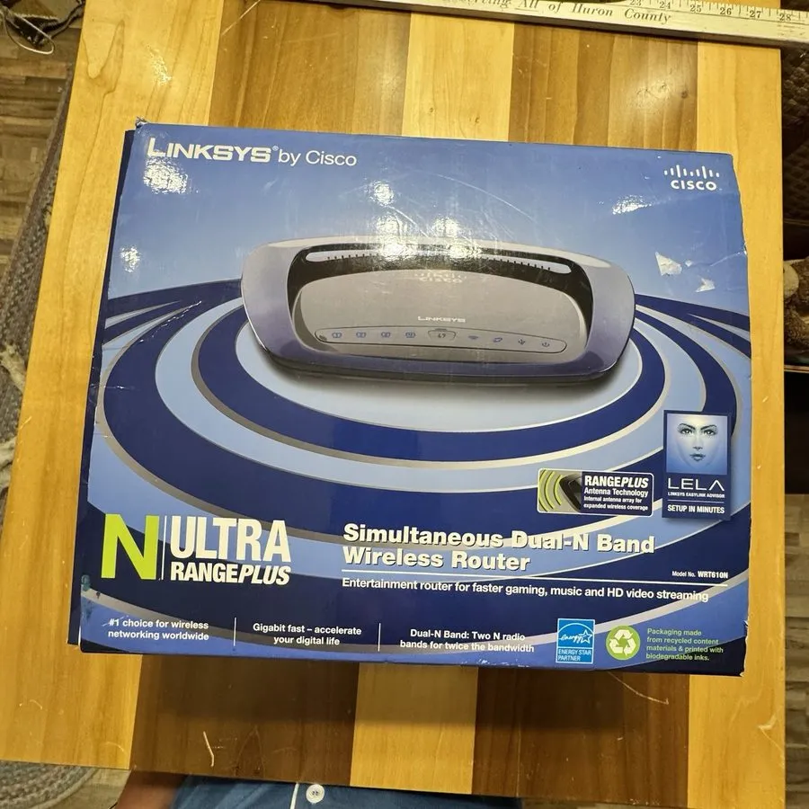 Маршрутизатор Cisco-Linksys WRT610N Simultaneous Dual-N Band Wireless Router