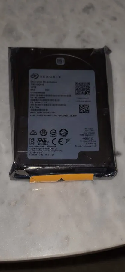 Жёсткий диск Seagate ST1800MM0008 1.8TB 4Kn SAS 12Gbps 10K 2.5in Hard Drive HDD