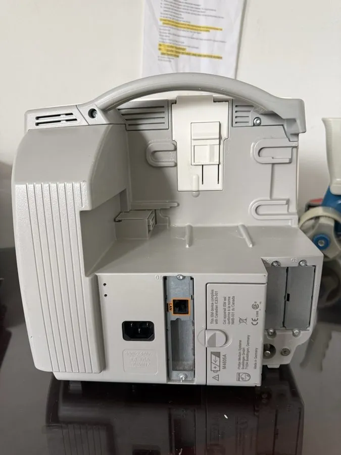 Монитор пациента Philips IntelliVue MP30 Touchscreen Patient Monitor (M8002A)