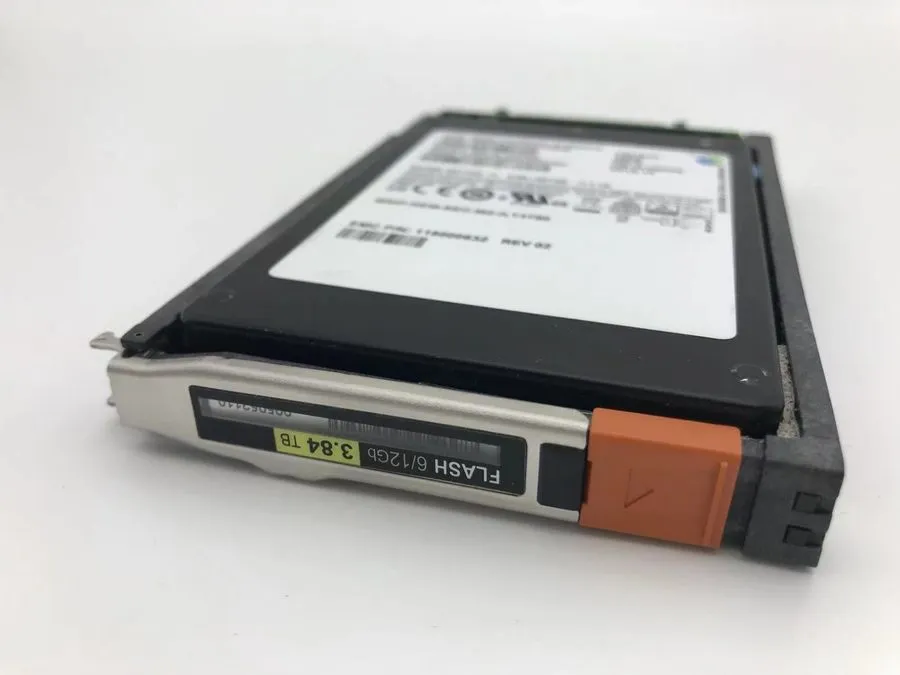 SSD-накопитель Samsung PM1643 3.84TB SAS ARFX3840S5xnNTRI MZ-ILT3T80 12Gb/s 2.5"