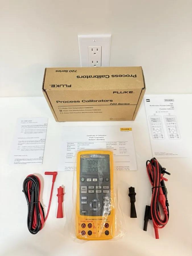Калибратор FLUKE 754 DOCUMENTING PROCESS CALIBRATOR CALIBRATED 2025-2026 — фото лота 1