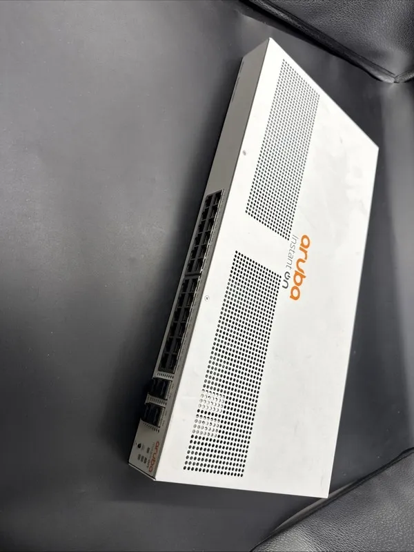 Коммутатор HPE Aruba Instant On 1930 24G 4SFP+ JL682A 24-Port Gigabit Switch — фото лота 1