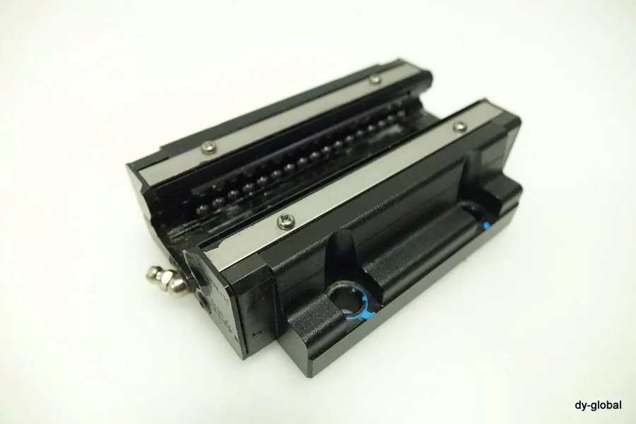 Линейная направляющая THK HSR35LBSS No Tapped Hole Type Linear Bearing block run