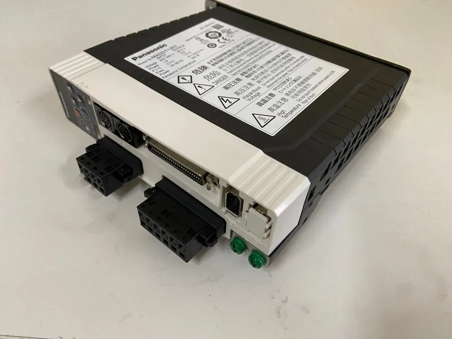 Сервопривод Panasonic Minas A4 MADDT1207 AC SERVO DRIVE 200-240V 200w