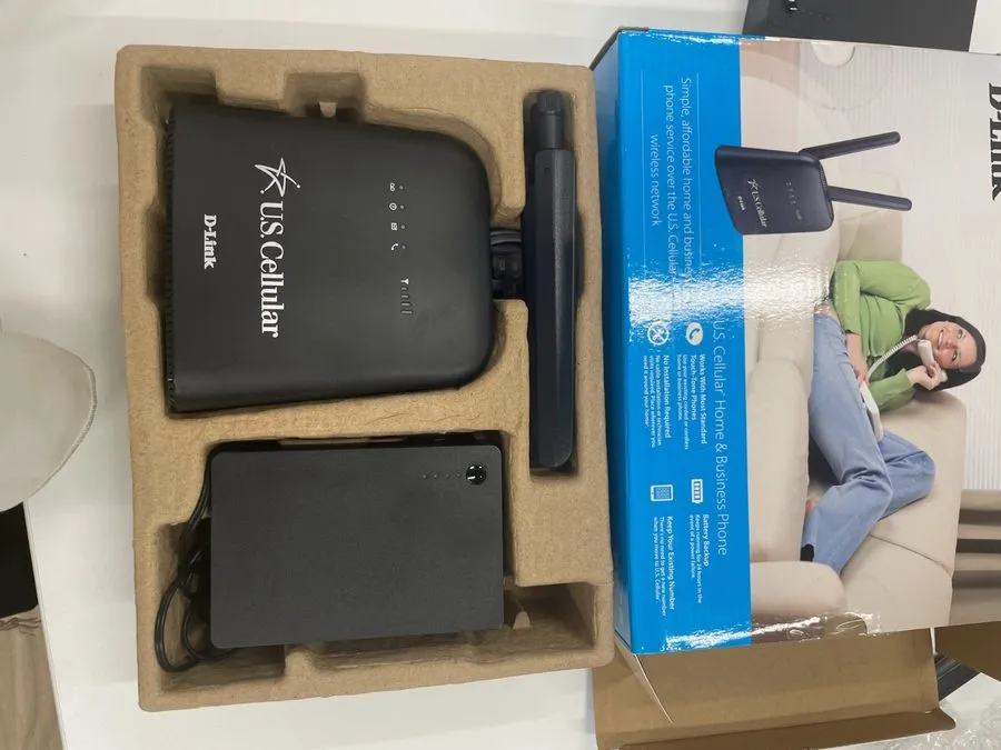 Маршрутизатор D-Link 4G LTE Router U.S. Cellular Home & Business Phone DWR-920V — фото лота 2