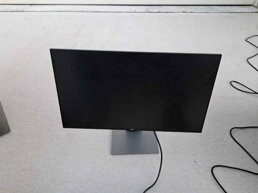 Монитор Dell UltraSharp U2419H 24-inch LCD Monitor HDMI DP 1920x1080