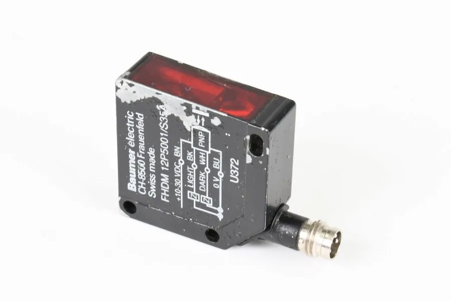 Фотоэлектрический датчик Baumer FHDM 12P5001/S35A Photoelectric Sensor PNP, 15-3