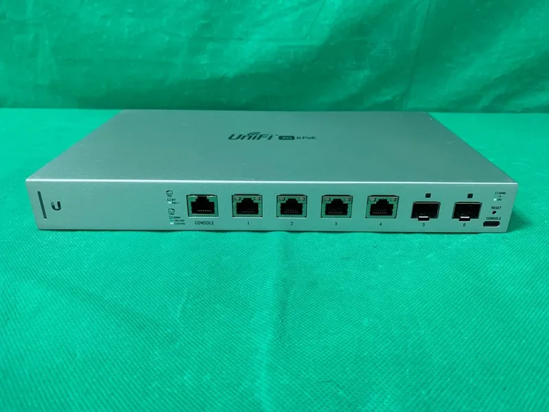 Коммутатор Ubiquiti UniFi XG POE 6-Port 10GbE Switch US-XG-6POE