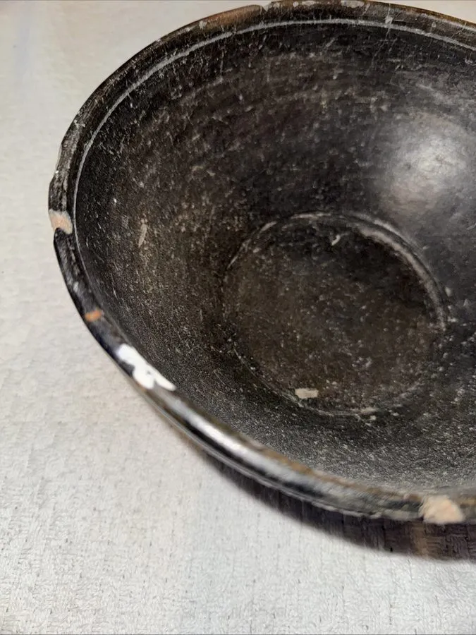 Оборудование видеонаблюдения Authentic Mayan Blackware Tripod Bowl with Incised  — фото лота 2