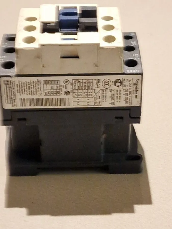 Контактор Schneider Electric LC1D09 TeSys Contactor 25A 690V 50/60Hz 6kV 3 Pole — фото лота 2