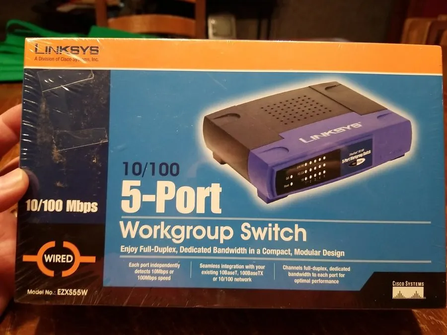 Коммутатор Cisco Linksys 10/100 5-Port Workgroup Switch Model: EZXS55W