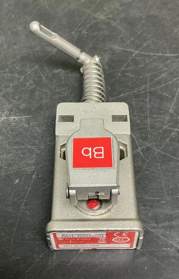 Реле безопасности Allen Bradley 440T-MSALE10BB Guardmaster Safety Relay