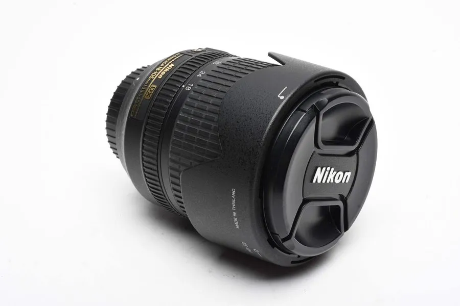 Объектив Nikon AF-S DX NIKKOR 18-300mm f/3.5-5.6G ED VR Zoom Lens Serviced