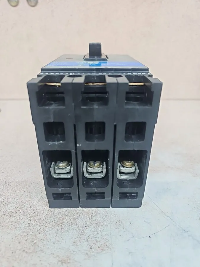 Автоматический выключатель Siemens ITE ED43B020 Sentron 20A 3-Pole Circuit Break