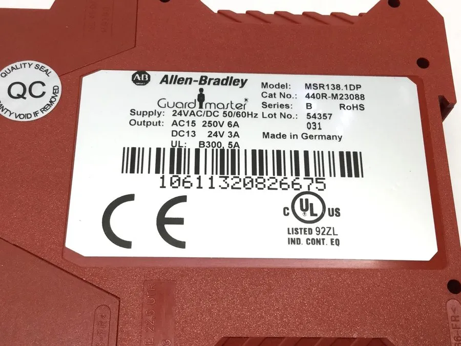 Реле безопасности Allen-Bradley Guardmaster MSR138.1DP Safety Relay 24VAC/VDC DP