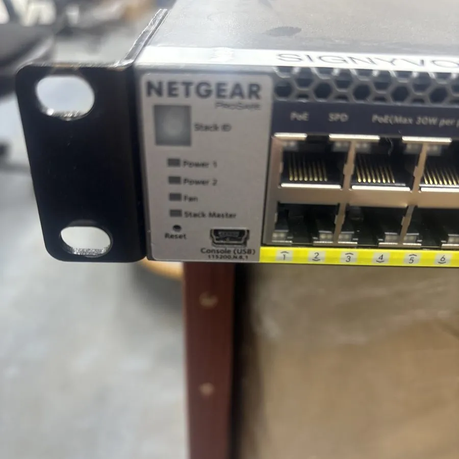 Коммутатор Netgear GSM4352PS M4300-52G-PoE+ 48-Port Gigabit PoE+ Network L3 Swit — фото лота 1