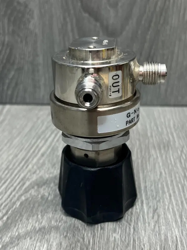 Клапан Crown Yutaka ERSB-3019-WX 316L Gas Regulator Valve IN/OUT Ports Stainless — фото лота 1