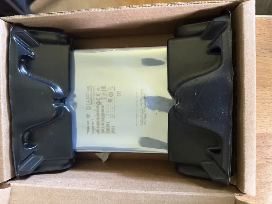 Сервер Toshiba 18TB 7.2K SAS 12Gbps 3.5" Server JBOD HDD MG09SCA18TA PARTS ONLY