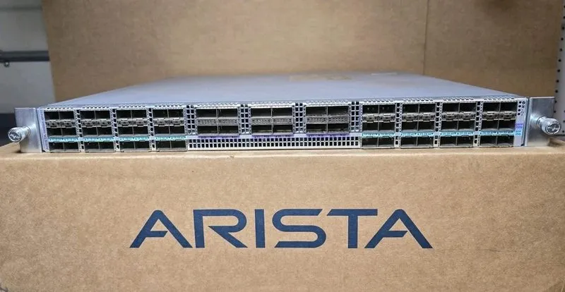 Коммутатор Arista DCS-7050SX3-48YC12-F 48 Port 25G SFP 12X 100GBE QSFP28 Switch