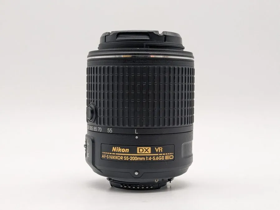 Объектив Nikon AF-S DX NIKKOR 55-200mm f/4-5.6G ED VR IF Nikon F 52mm HB-37