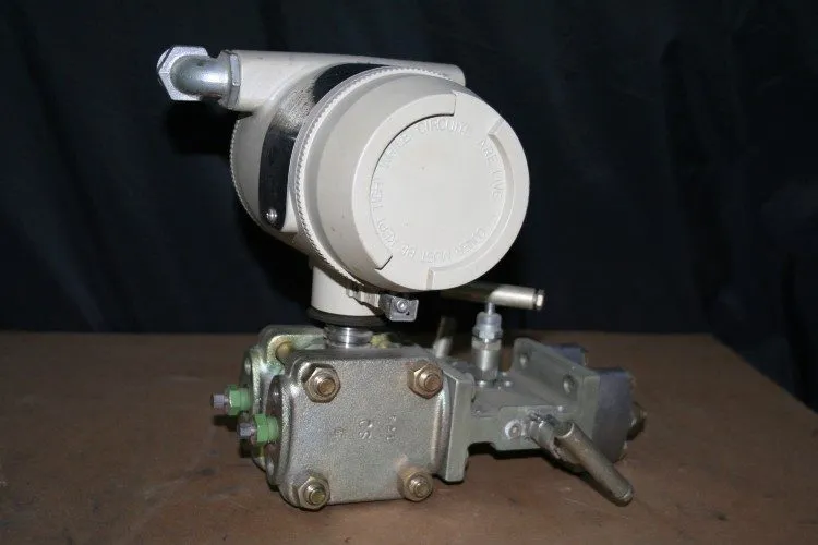 Датчик давления Pressure transmitter STD120 ST3000 0-10 in H2O Honeywell w/valve