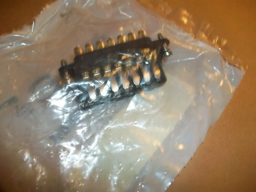 Разъём HARTING WIRING RECEPTACLE CONNECTOR TERMINAL 09700142811
