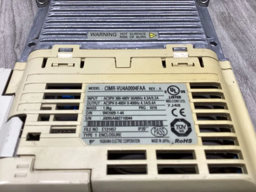 Частотный преобразователь Yaskawa V1000 VFD CIMR-VU4A0004FAA 480VAC 4.1A Inverte