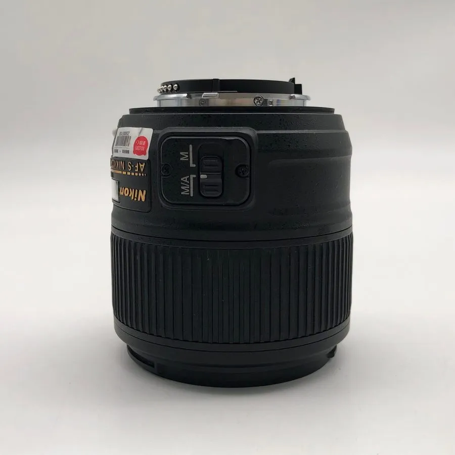 Объектив Nikon AF-S DX NIKKOR 35mm f/1.8G Lens