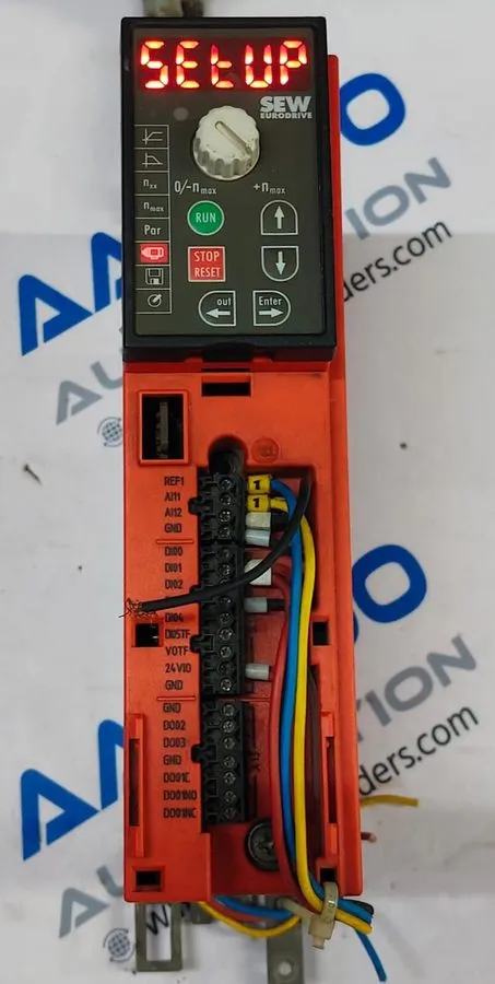 Частотный преобразователь SEW MC07B0004-5A3-4-00 MOVITRAC Inverter Drive 0.37kW