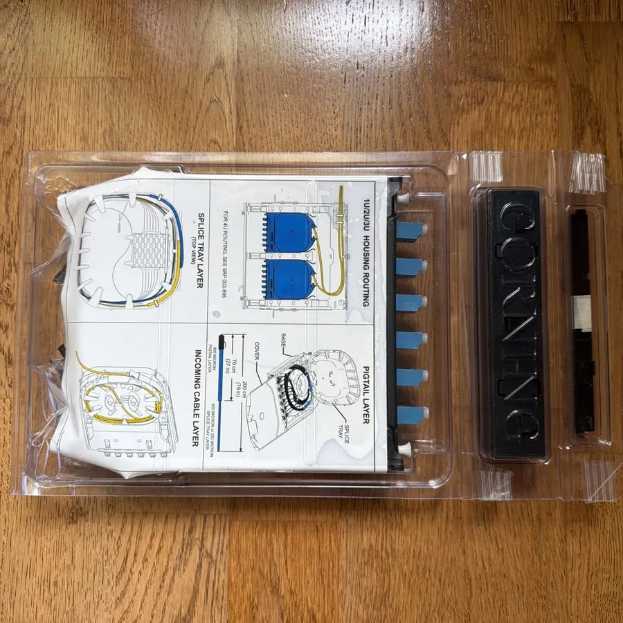 Оптическая кассета Corning CCH-CS12-A9-P00RE Pigtail Splice Cassette 12 F, LC Du — фото лота 1