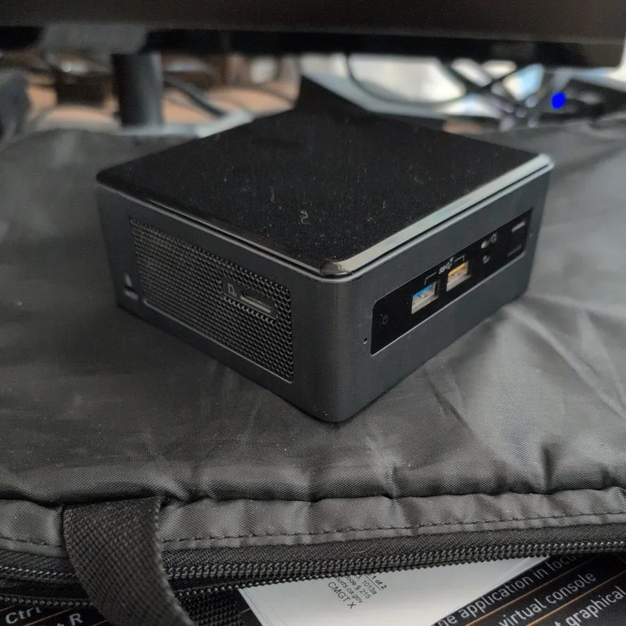 Оргтехника Intel NUC 8i7BEH2 — фото лота 1